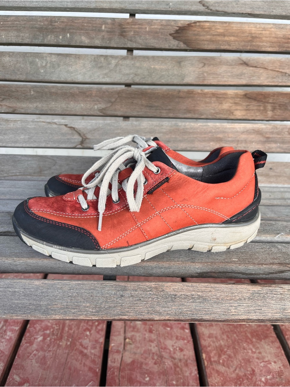 Clarks Wave Walker Orange Black Hiking Sneakers Walking Shoes Gorpcore Size 8